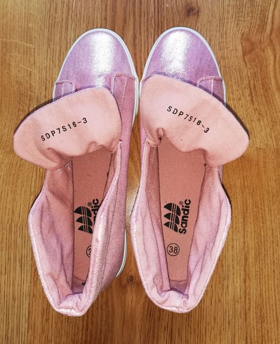 Trampki koloru złoty róż, marka Sandic