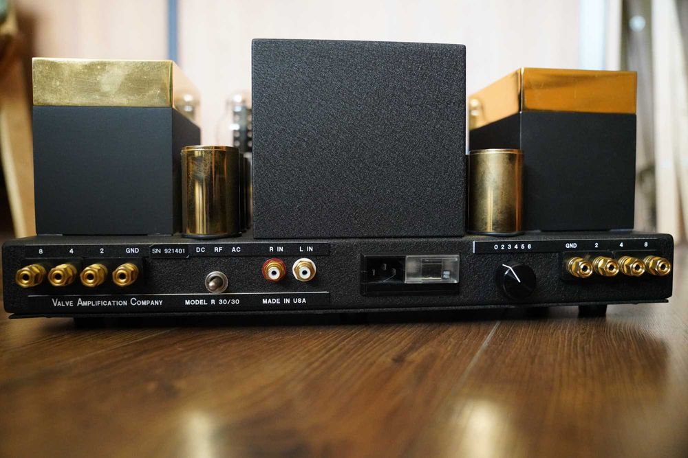VAC  Renaissance 30/30  усилитель мощности