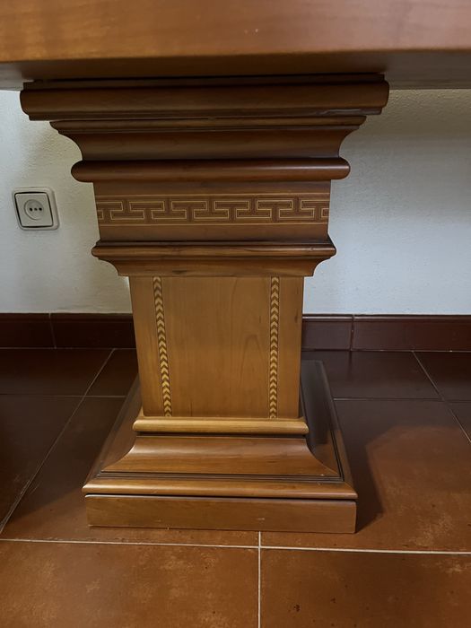 Mesa de madeira cerejeira64738967993731121