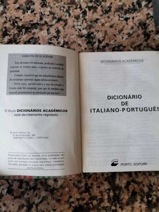 Coleção de 8 Dicionários (Espanhol, Italiano, Russo, Ucraniano, Inglês) - Inclui Antigo 1921