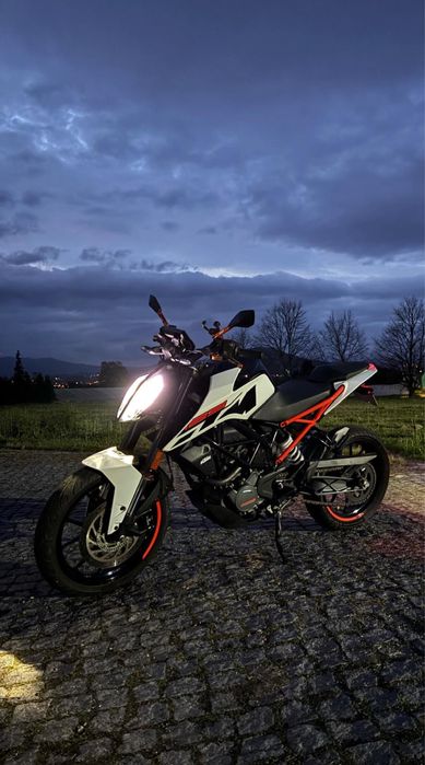 Ktm duke  125