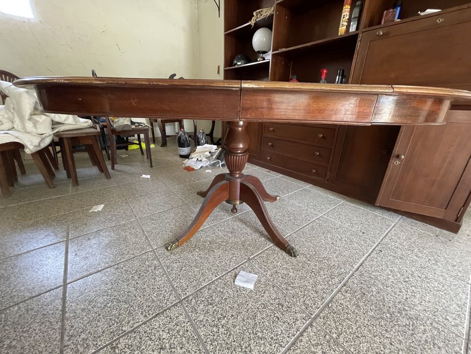 Antique English-style table64585486412801122