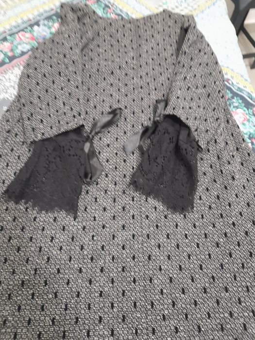 Vestido preto com aplicação de veludo da new collection