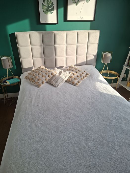 Łóżko tapicerowane