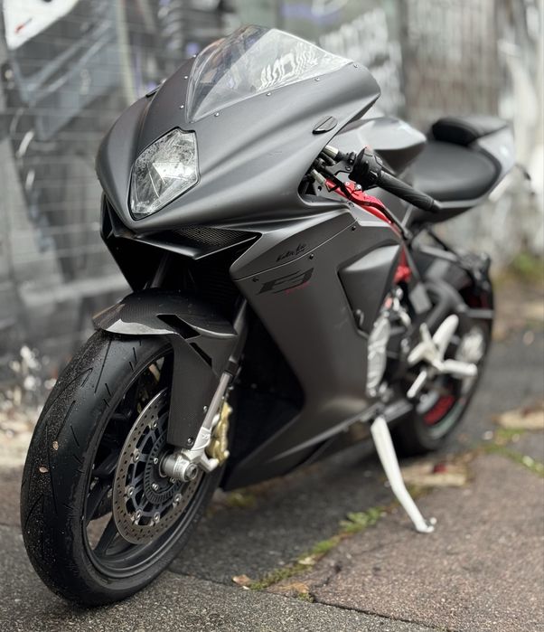 MV Agusta F3 675  2015 рік