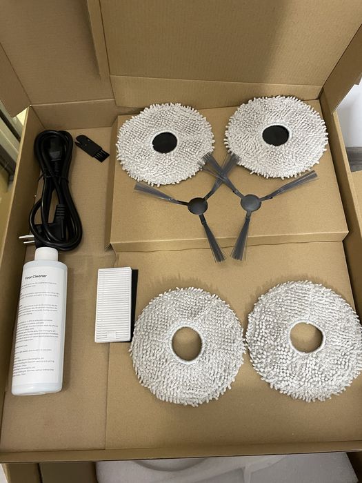 Робот пилосос миючий