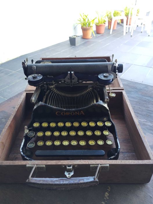 Maquina de Escrever Dobrável Corona 3