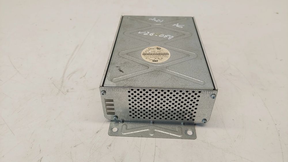 Amplificador de colunas AUDI A6 (4F2, C6)