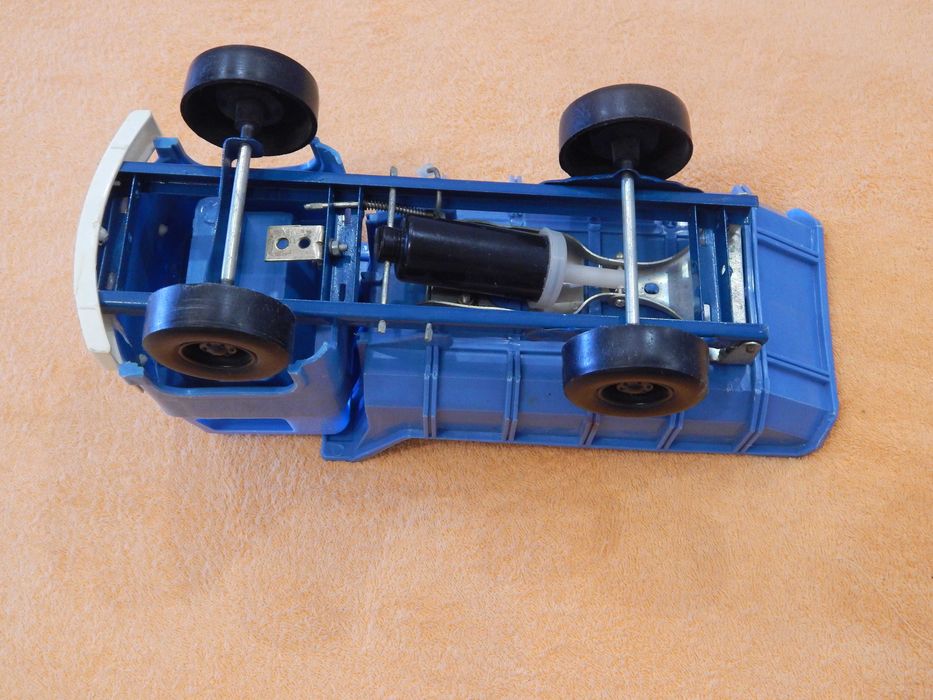 Продам детскую машинку самосвал.