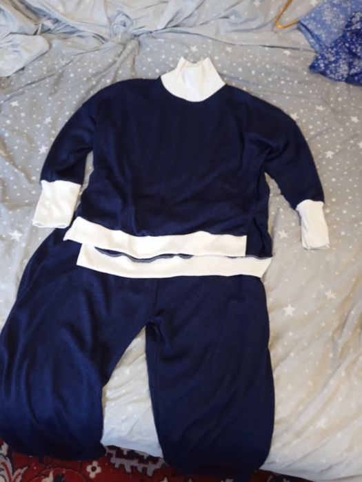 Продам костюм осінній