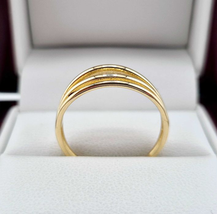 Elegancki złoty pierścionek 2,82g PR.585 14K R.22
