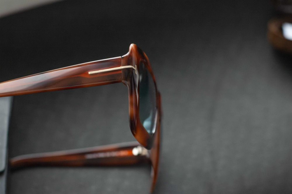 Новые очки солнцезащитные оригинальные TOM FORD