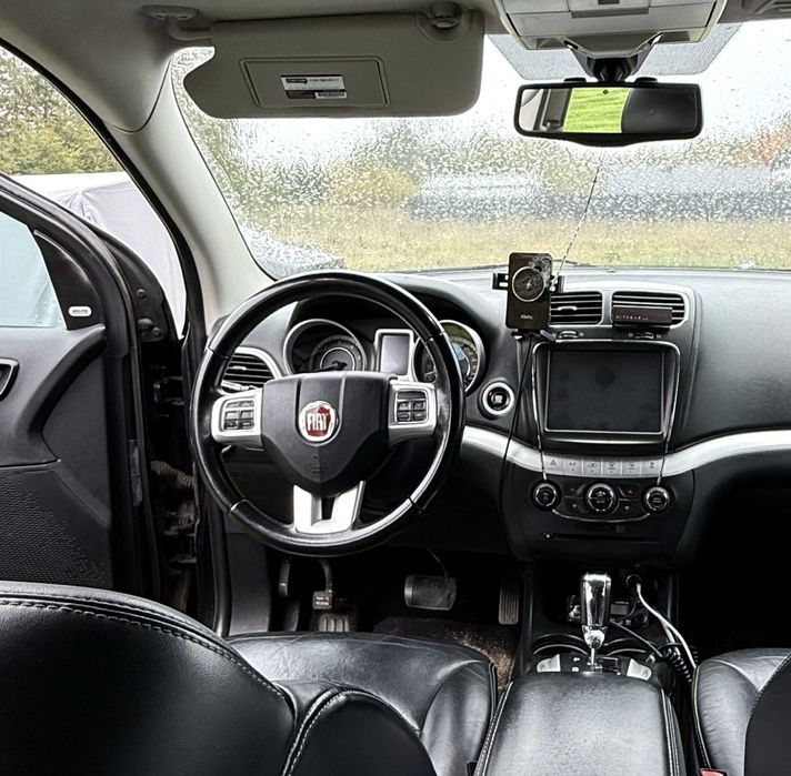 Fiat Freemont 2.0 JTD 170KM. Uszkodzony silnik, mozna utuchomic.