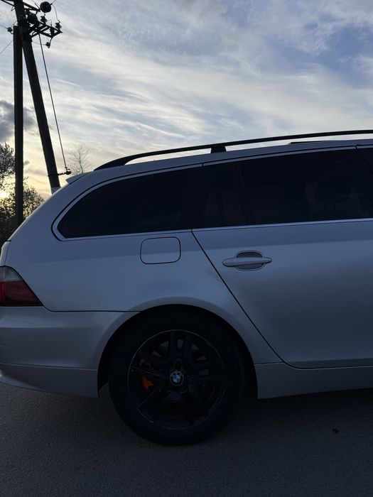 Продам БМВ Е61 525i