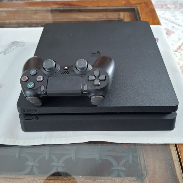 PlayStation 4slim +GRA