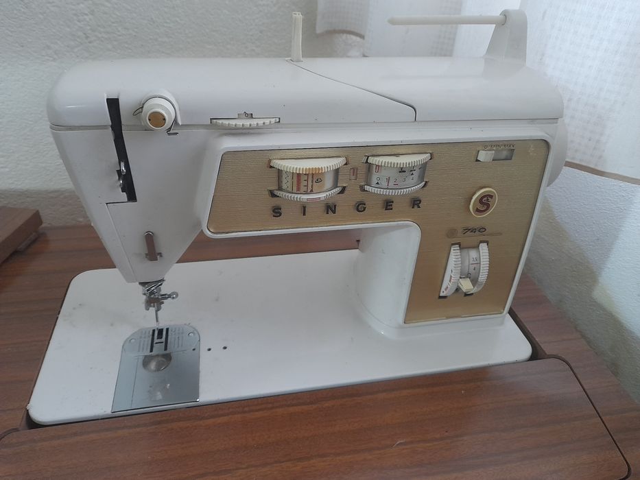 Maquina de costura singer