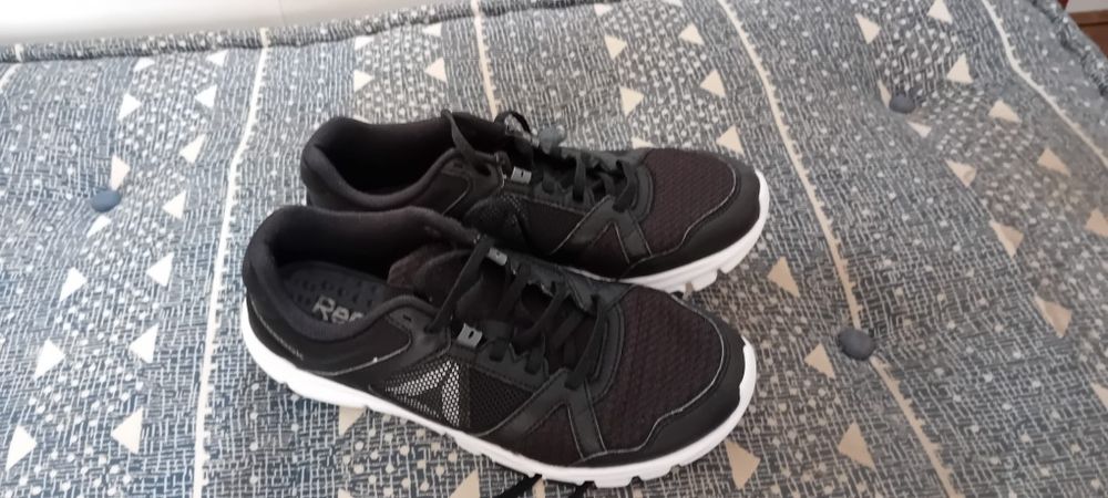 Ténis novos Reebok 42