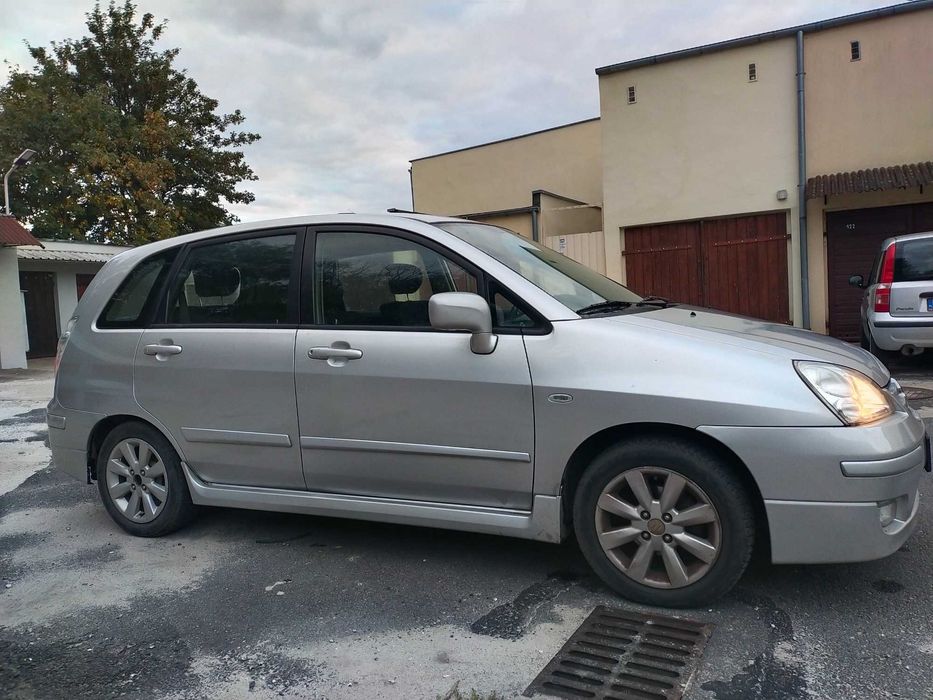 Suzuki Liana