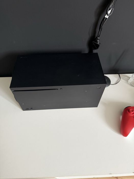 Xbox series X 1Tb plus gry