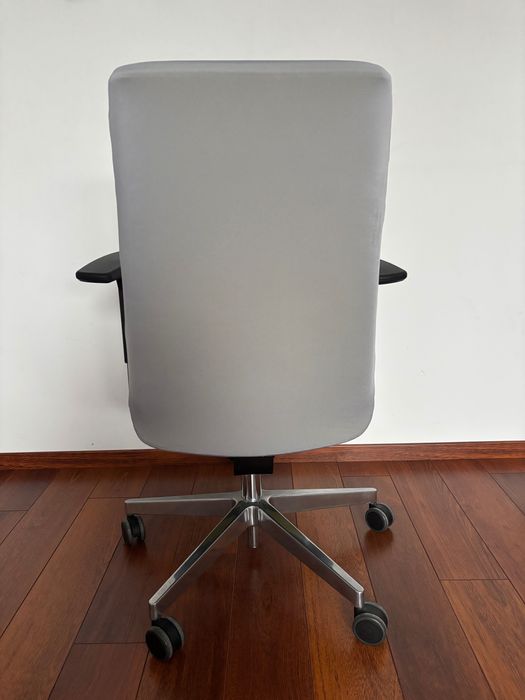 Krzesło biurowe z osłoną