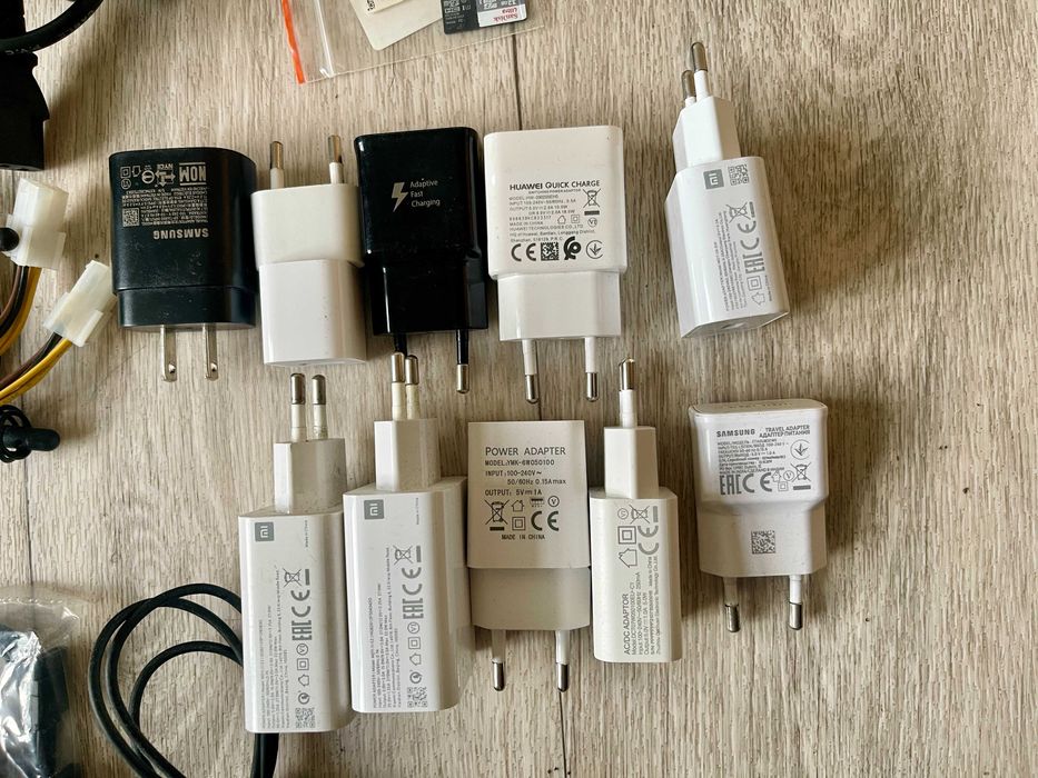 Лот електроніки для телефону та пк