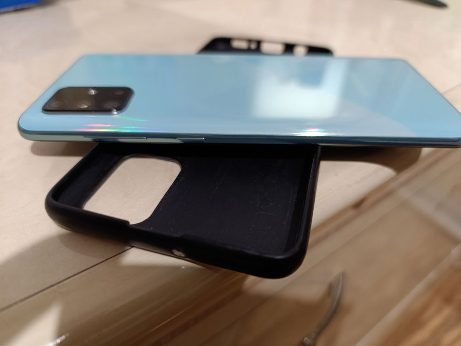 Продам телефон Samsung А71 в оригинале