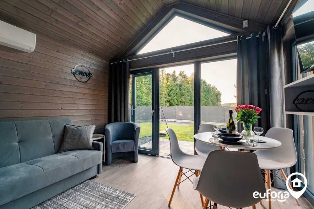 Domek na wynajem nad jeziorem z sauną i balią/jacuzzi;