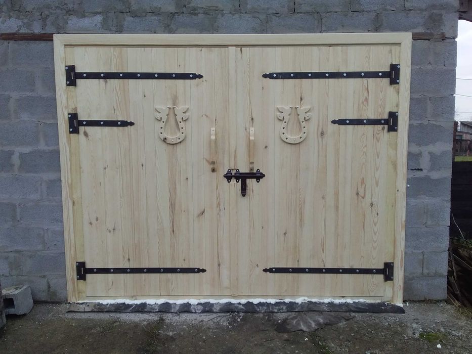 Двері в (льох, гараж, хлів)