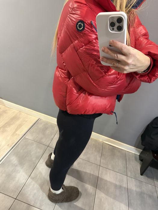 Продажться пуховик жіночій