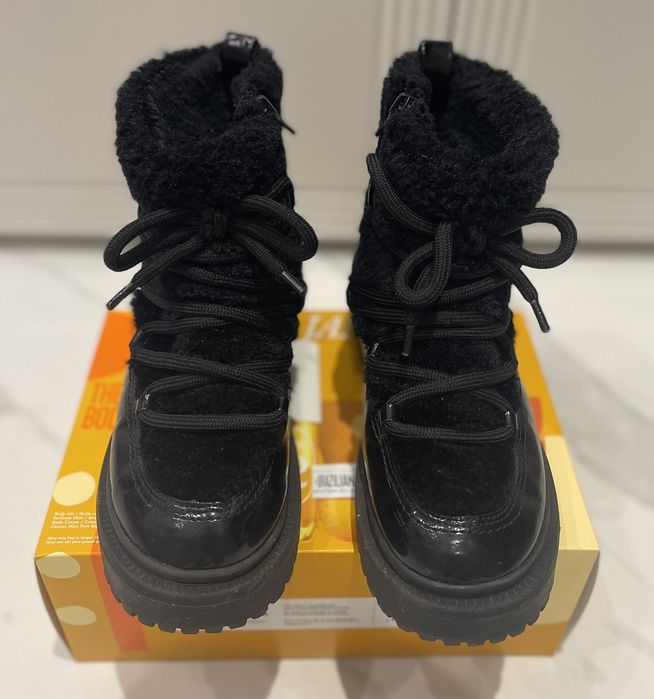 Зимове взуття для дівчинки Zara