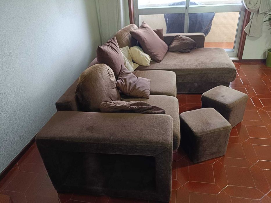 Sofá com chaise long