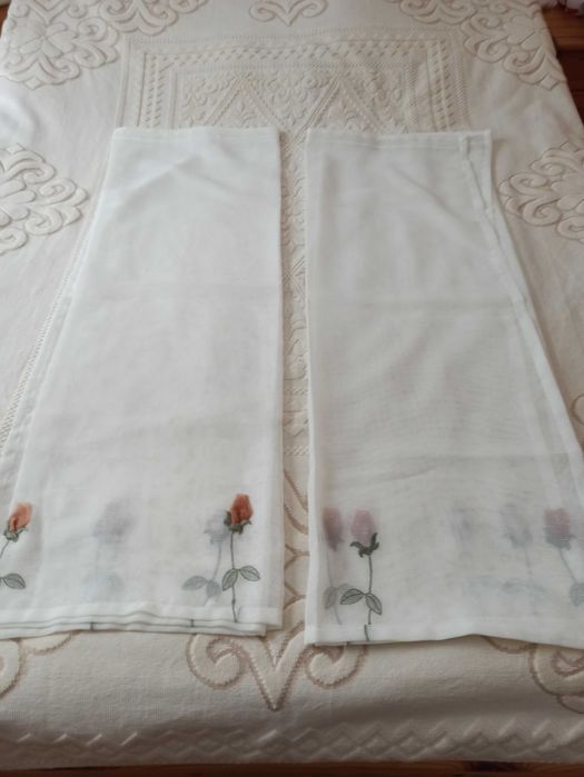 firanki na taśmie z aplikacją róży 110x120