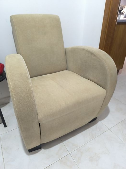 Poltrona confortável e em bom estado