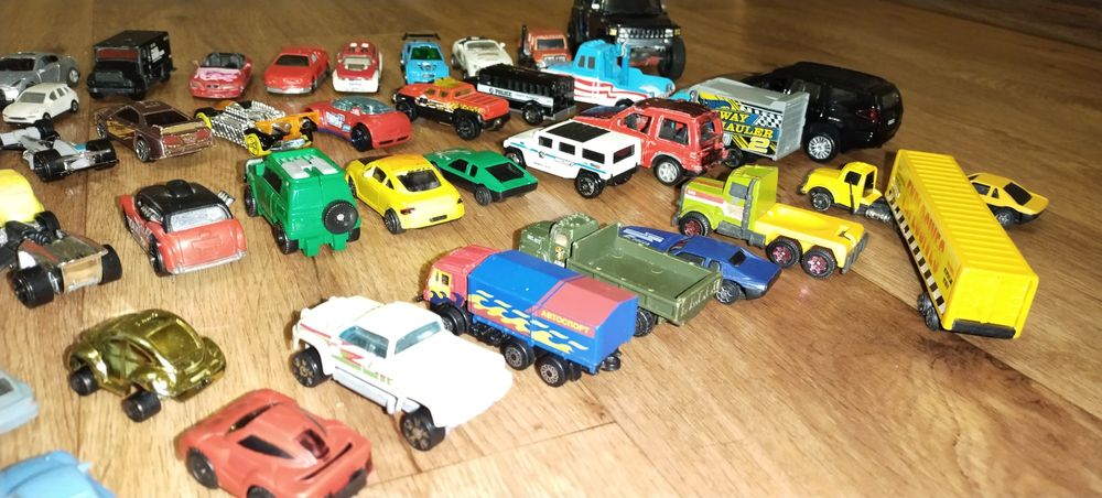Продам колекцію автомоделяк