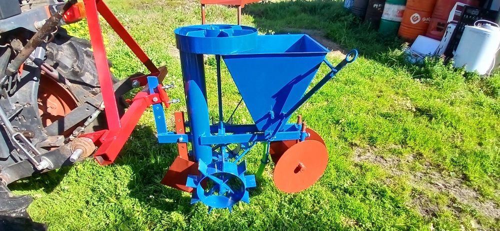 Semeador batatas motocultivador ou tractor