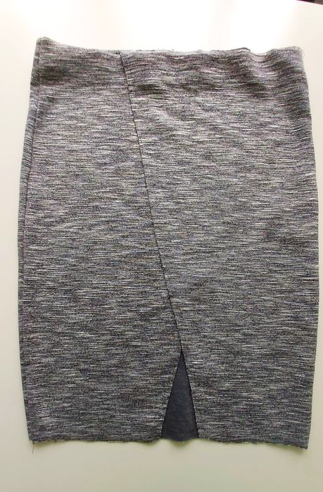 Szara spódniczka Stradivarius