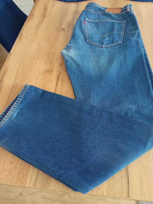 Oryginalne jeansy Marka Levi's, rozmiar( szerokość w pasie 49 cm) W36