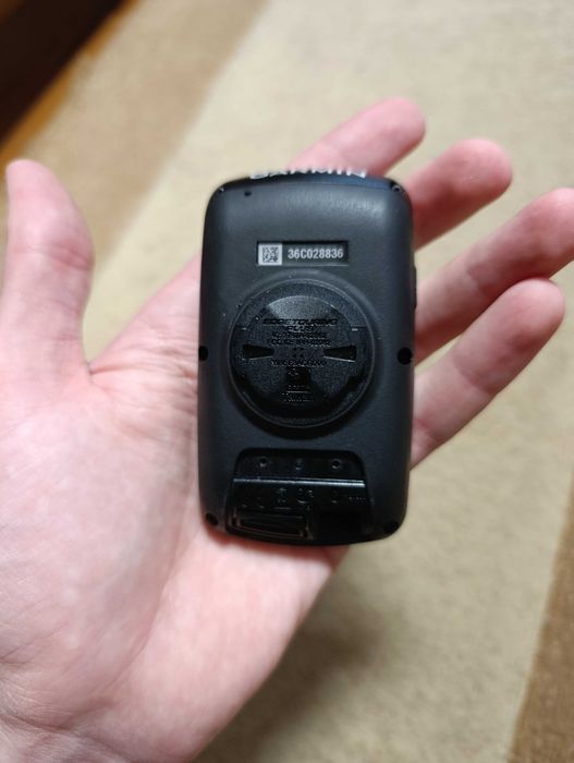 велосипедный навигатор Garmin Edge Touring Plus.