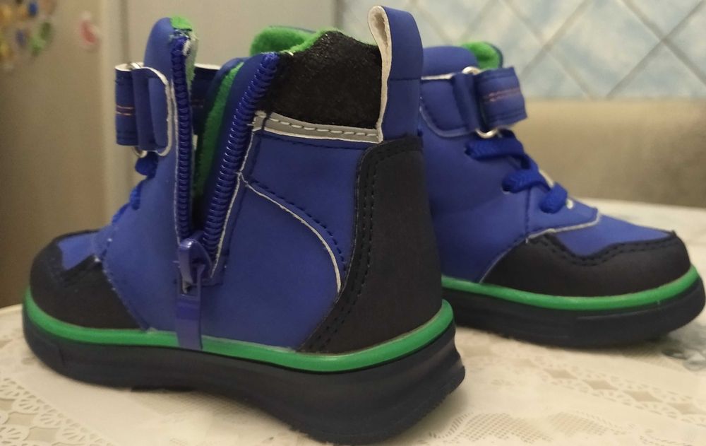 Детские ботинки утепленные новые на мальчика р. 22