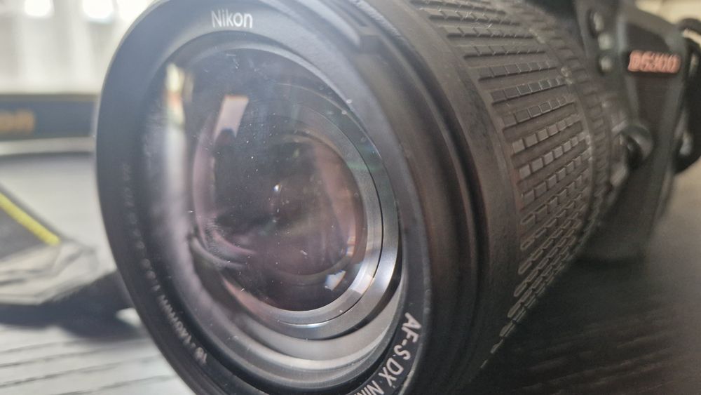 Maquina fotográfica Nikon D5300