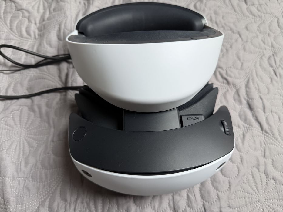 Sony PlayStation VR2 – bardzo dobry stan + uchwyt ścienny