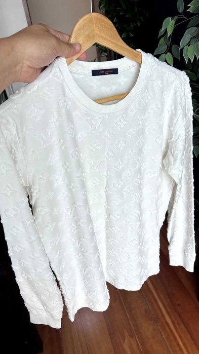 Sweat branca com monograma LV em relevo