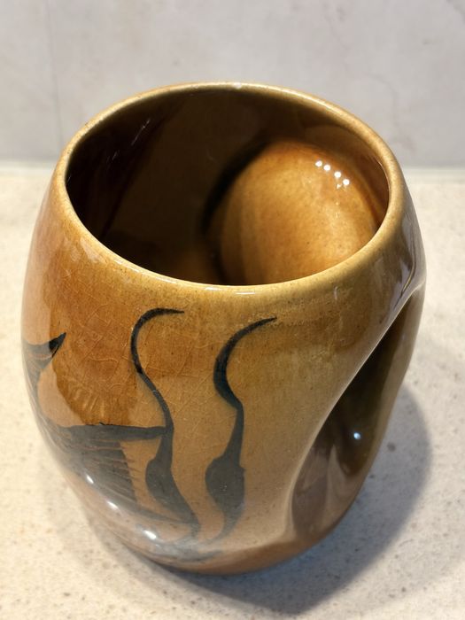 Rara caneca em cerâmica portuguesa (Secla?) pintada à mão - peixe