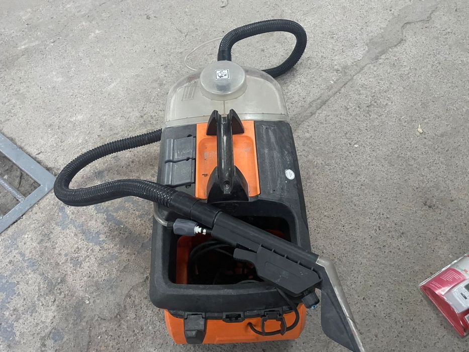 Пилосос Karcher миючий