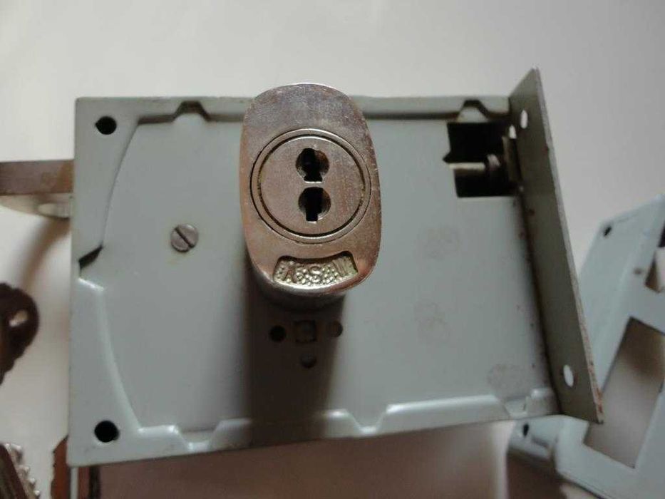 Fechadura sobrepor chave 2 entradas64551353773441123