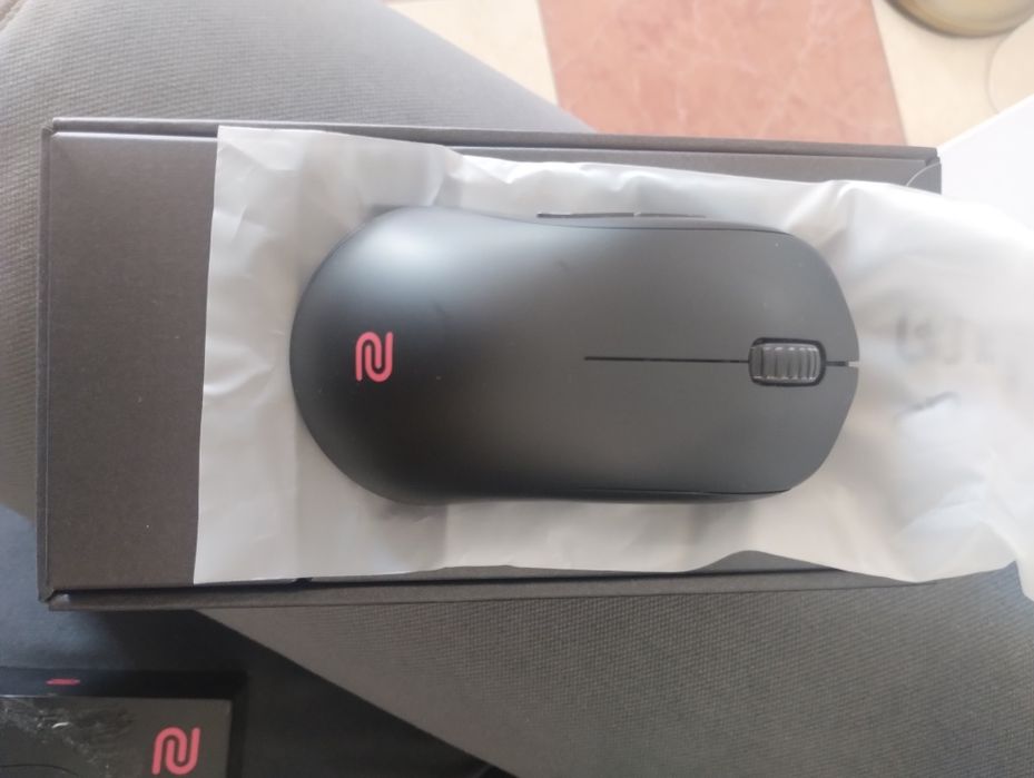 Fonte e 2 Mouses (U2 DW) e Logitech