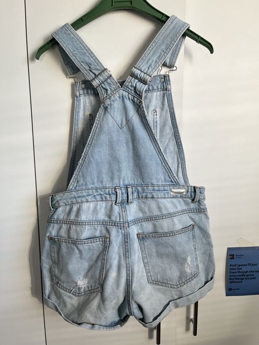 Ogrodniczki krótkie spodenki na szelkach damskie Pull&Bear M
