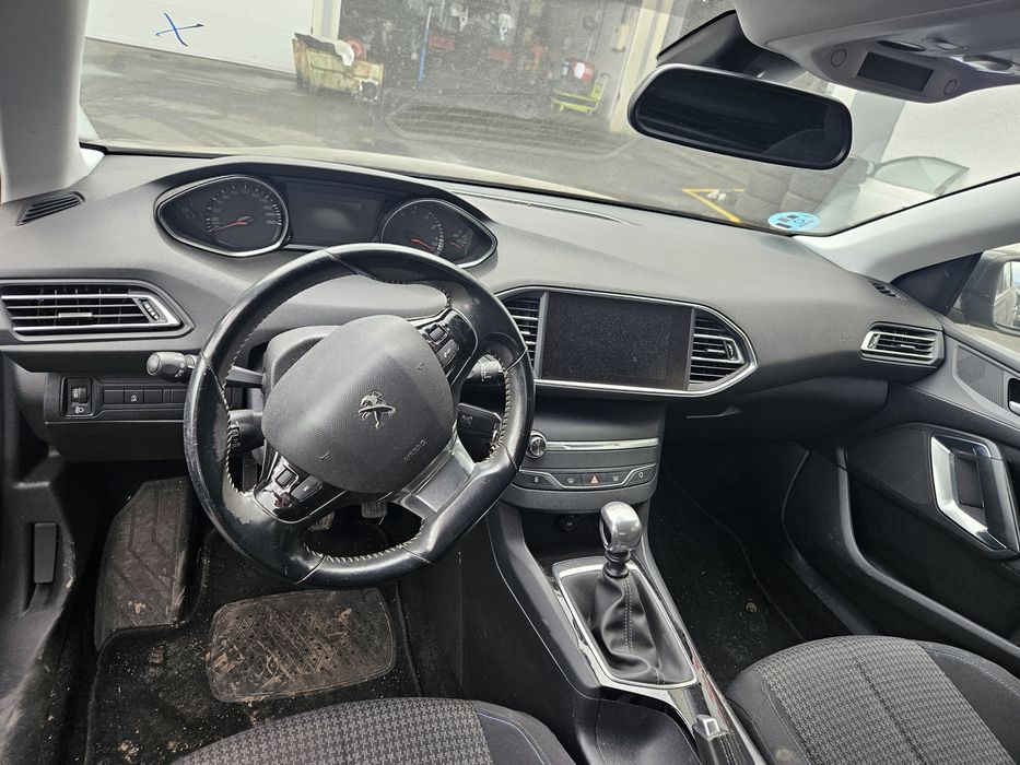 Peugeot 308 II SW 1.2 THP de 2019 para peças