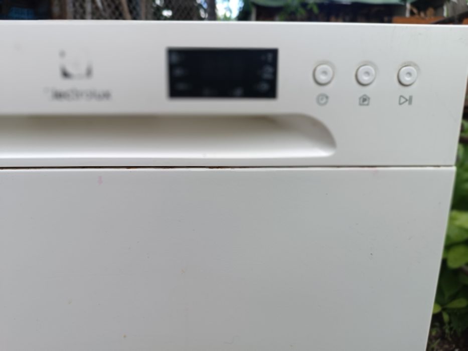 Посудомийна машина Electrolux ESF2400OW