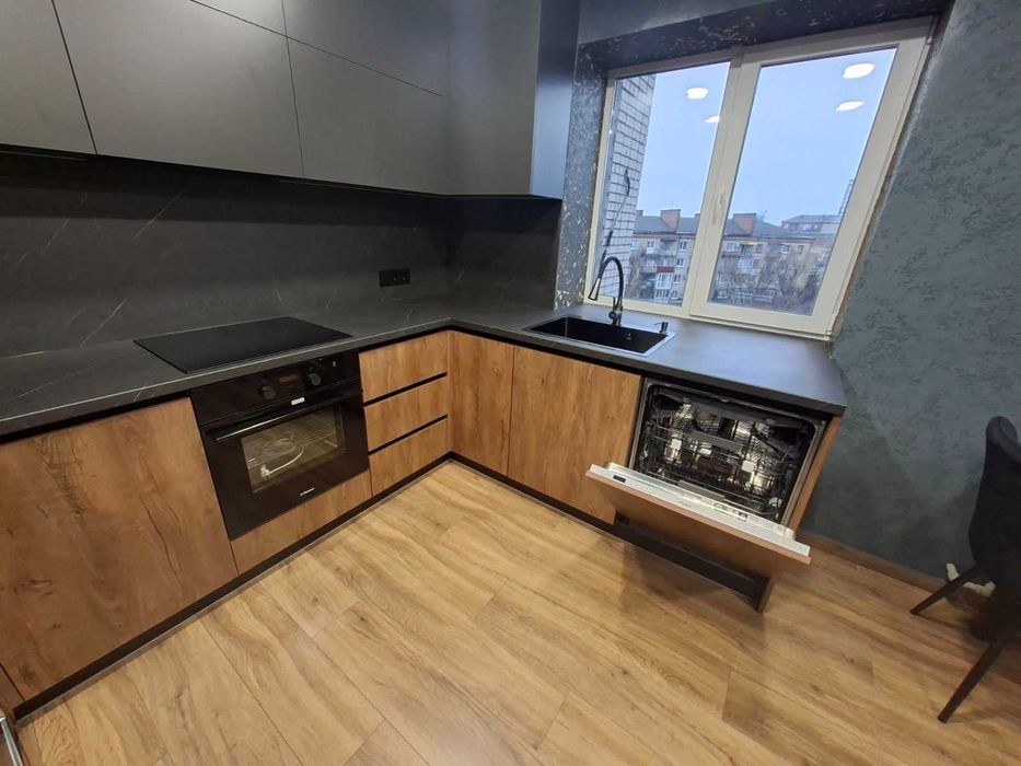 Сдам 1 к квартиру на Антоновича - правый берег